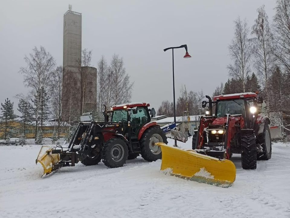 2 traktoria talvella